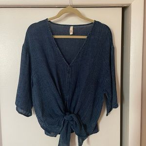 Elan short sleeved summer top